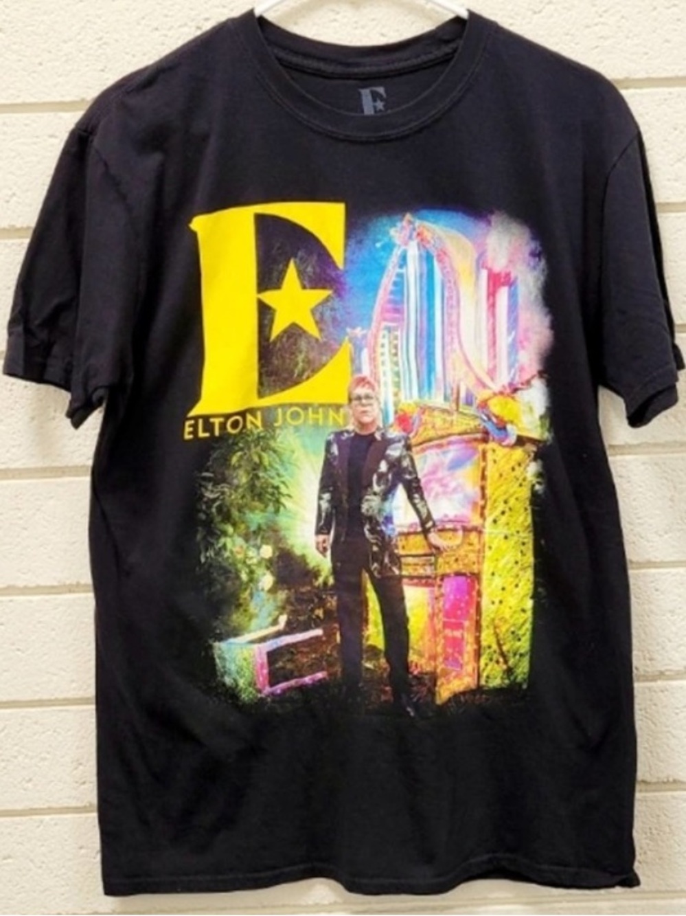 ELTON JOHN 2018 FAREWELL TOUR SOUVENIR TEE SHIRT BLACK DOUBLE SIDED